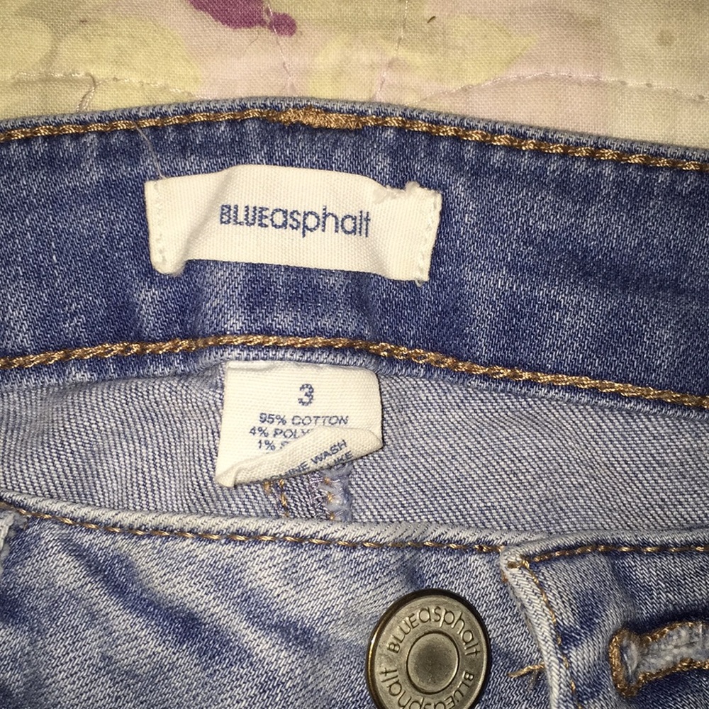 Jeans - Picture 2 of 5